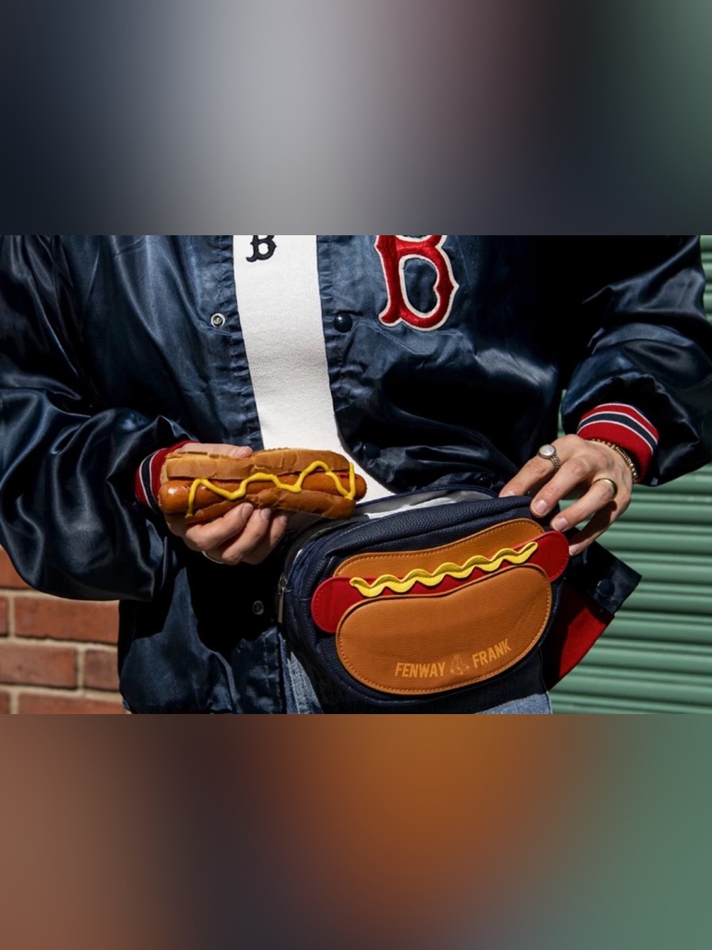 *LIMITED EDITION* BOSTON RED SOX "FENWAY FRANK" HOT DOG GLIZZY FANNY PACK BAG